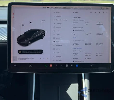 2020 Tesla Model 3 z USA, uszkodzony, nr VIN 5YJ3E1EA2LF737843